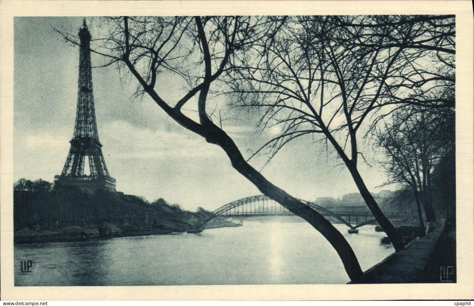 CPA Paris Tour Eiffel Peniche