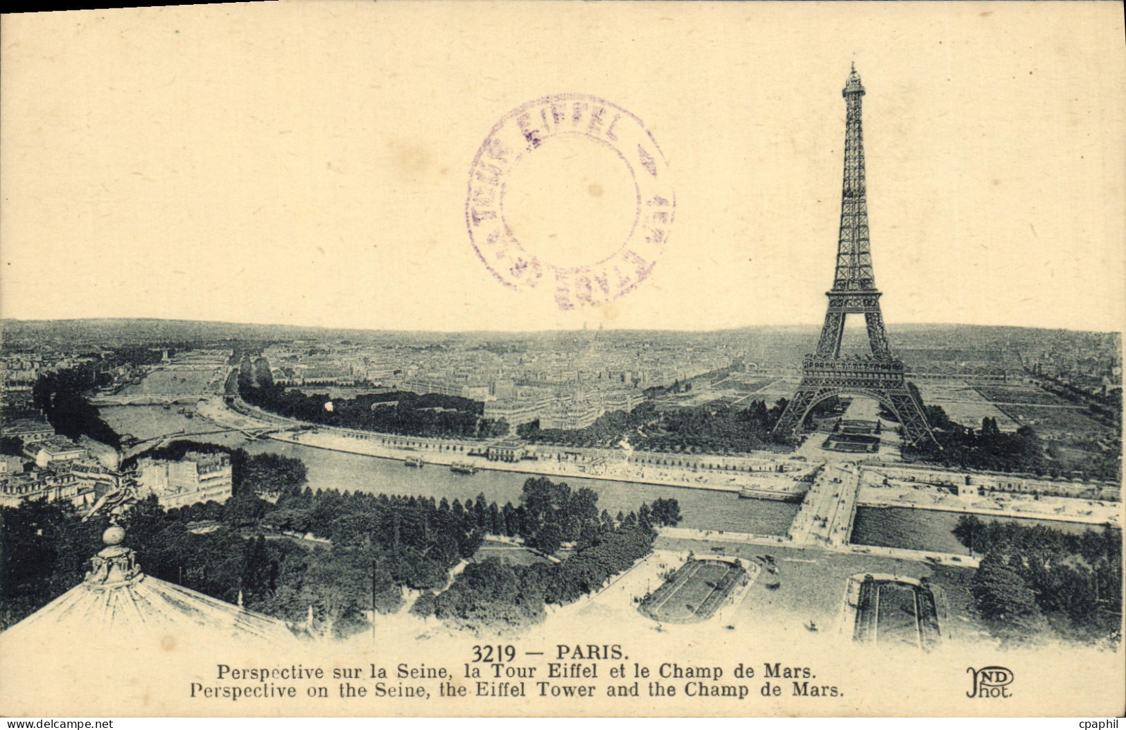 CPA Paris Tour Eiffel Perspective sur la Seine la Tour Eiffel et le Champ de Mars