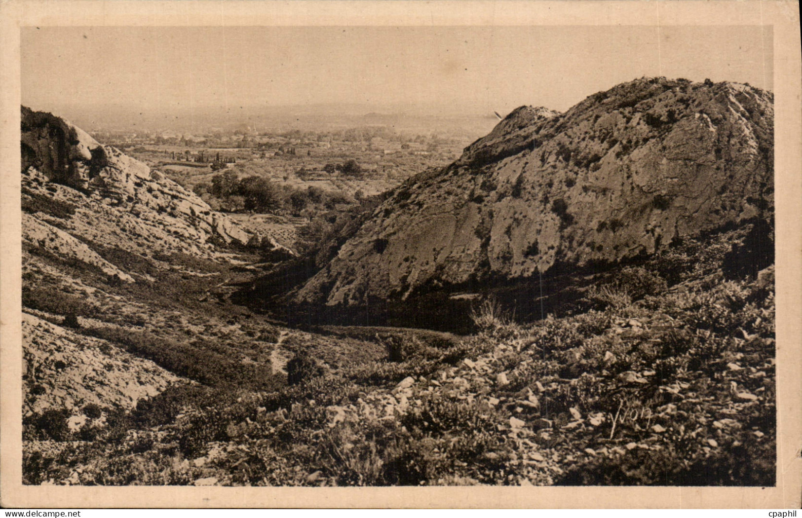 CPA Paysages et pierres de Provence les Alpilles pres de Saint Remy de Provence
