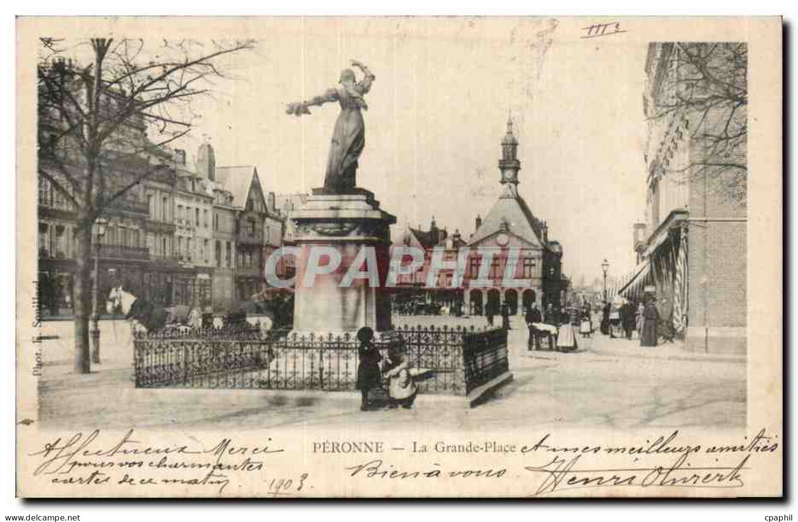 CPA Peronne La grande place