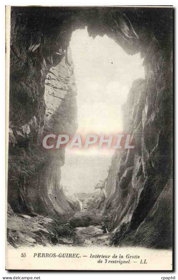 CPA Perros Guirec Interieur de la Grotte de Trestrignel