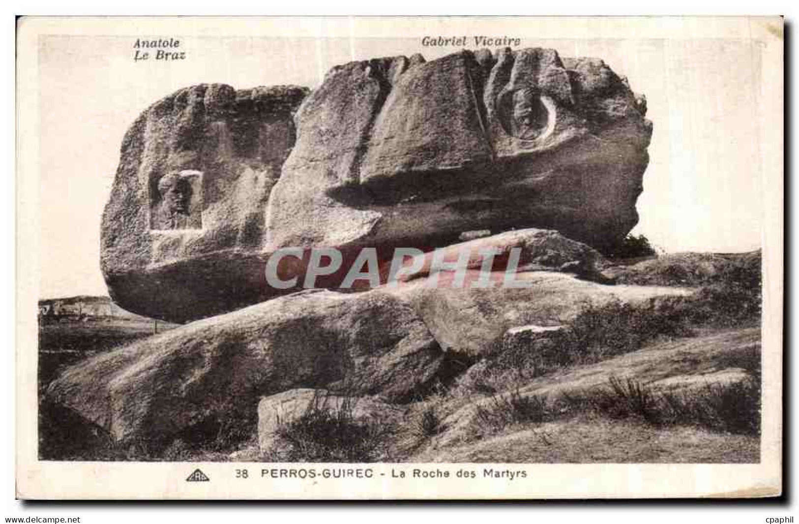CPA Perros Guirec La Roche des Martyrs