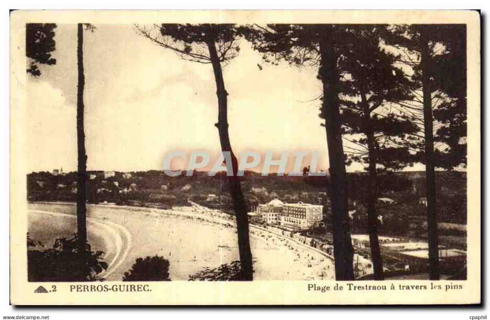 CPA Perros Guirec Plage de Trestraou a travers les pins