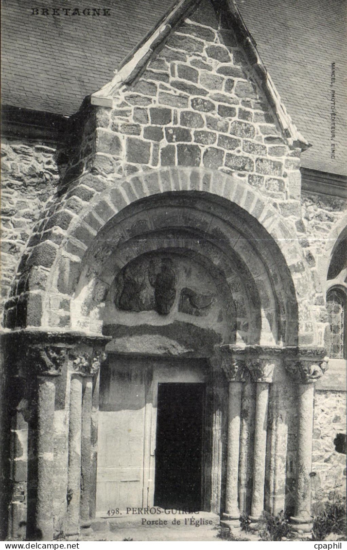 CPA Perros Guirec Porche de l Eglise