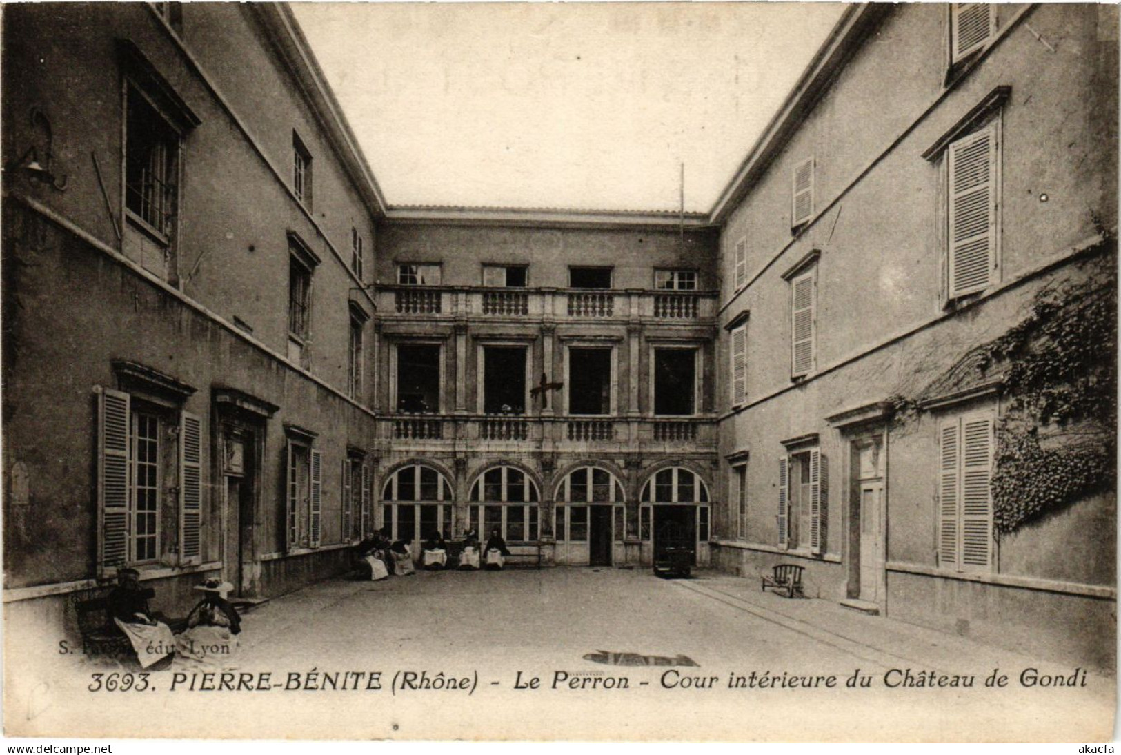 CPA PIERRE-BENITE - Le PERRON - Cour interieure du Chateau de Gondi (692690)