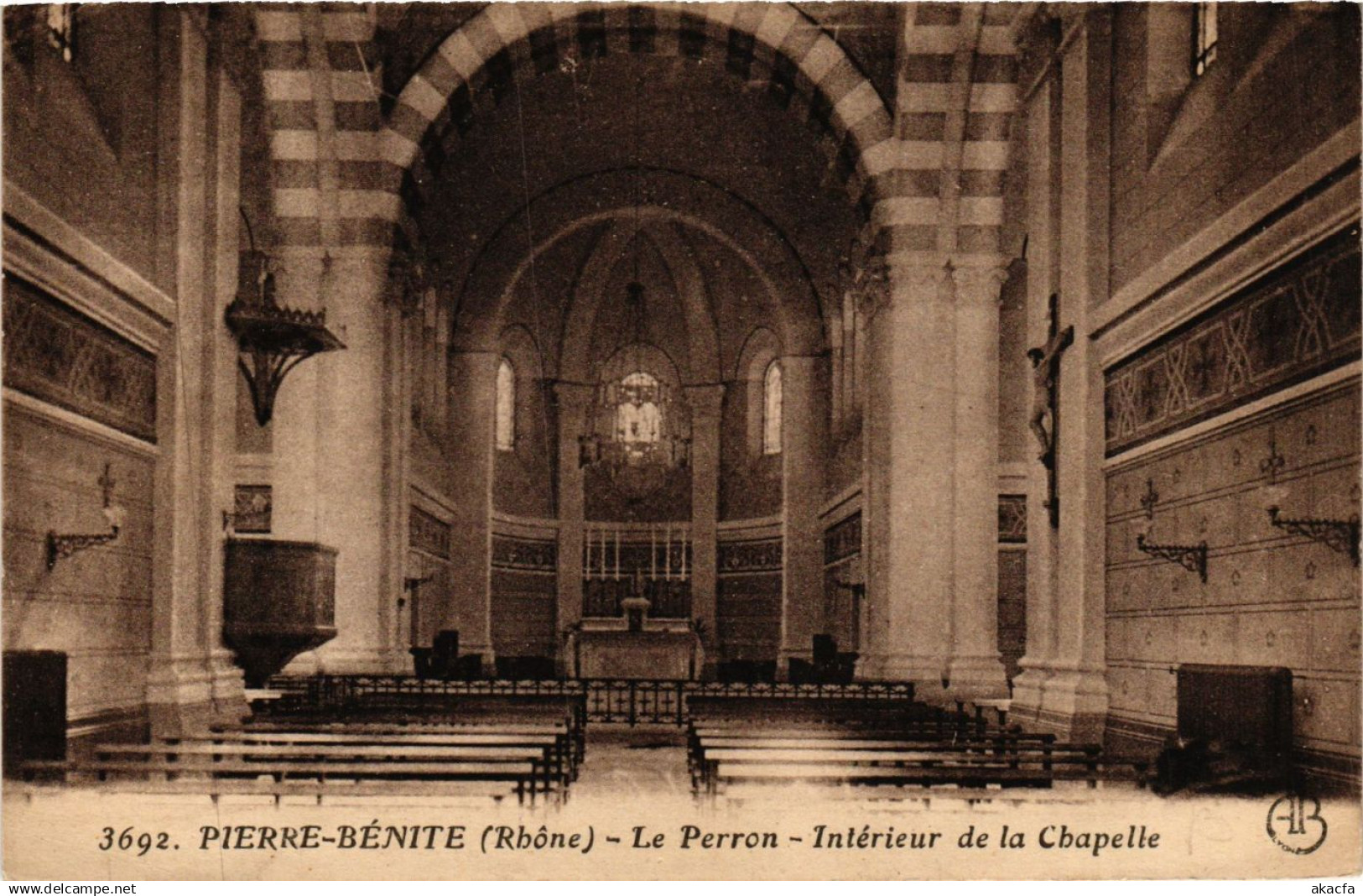 CPA PIERRE-BENITE - Le PERRON - Interieur de la Chapelle (692695)