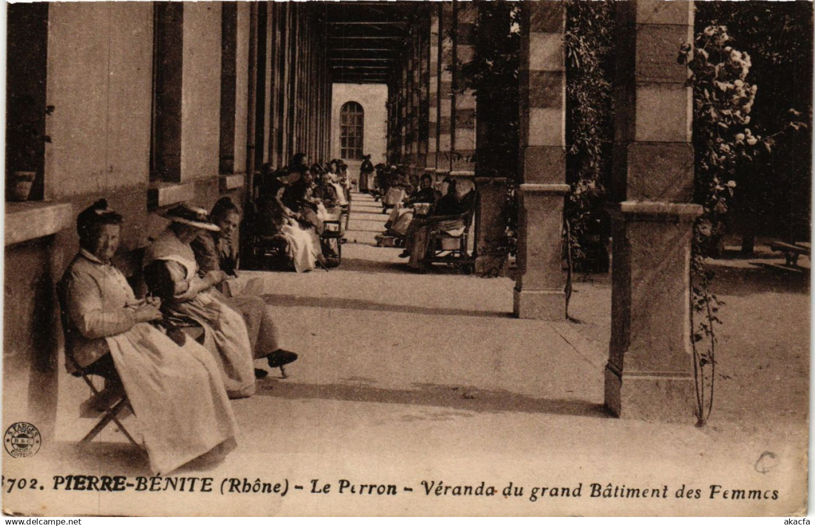 CPA PIERRE-BENITE - Le PERRON - Véranda du grand Batiment des Femmes (692698)