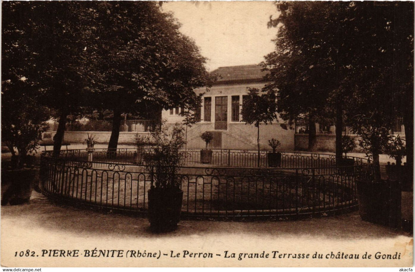 CPA PIERRE-BENITE PERRON La grande Terrasse du Chateau de Gondi (692700)