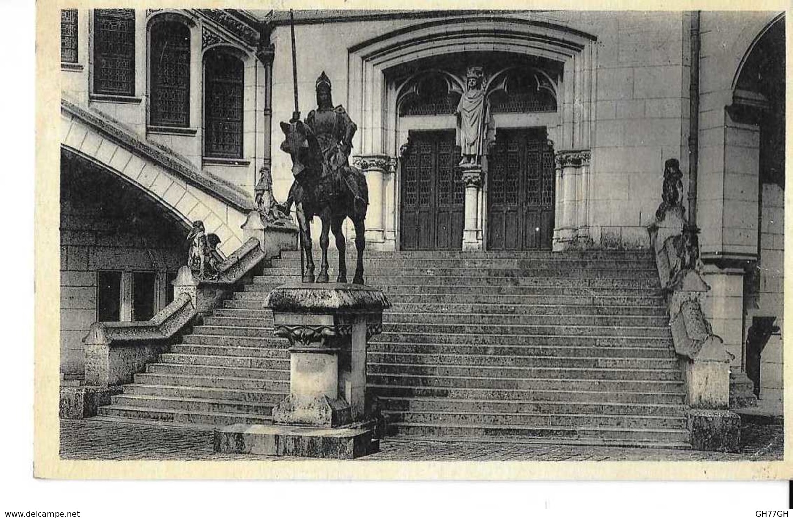 CPA PIERREFONDS -château