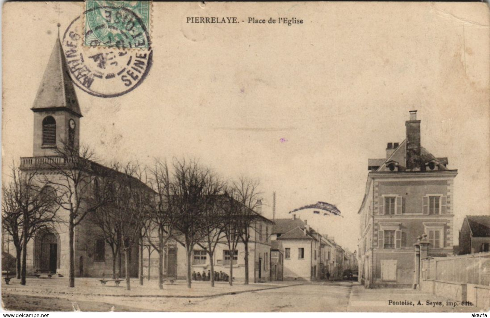 CPA Pierrelaye - Place de l'Eglise (44927)