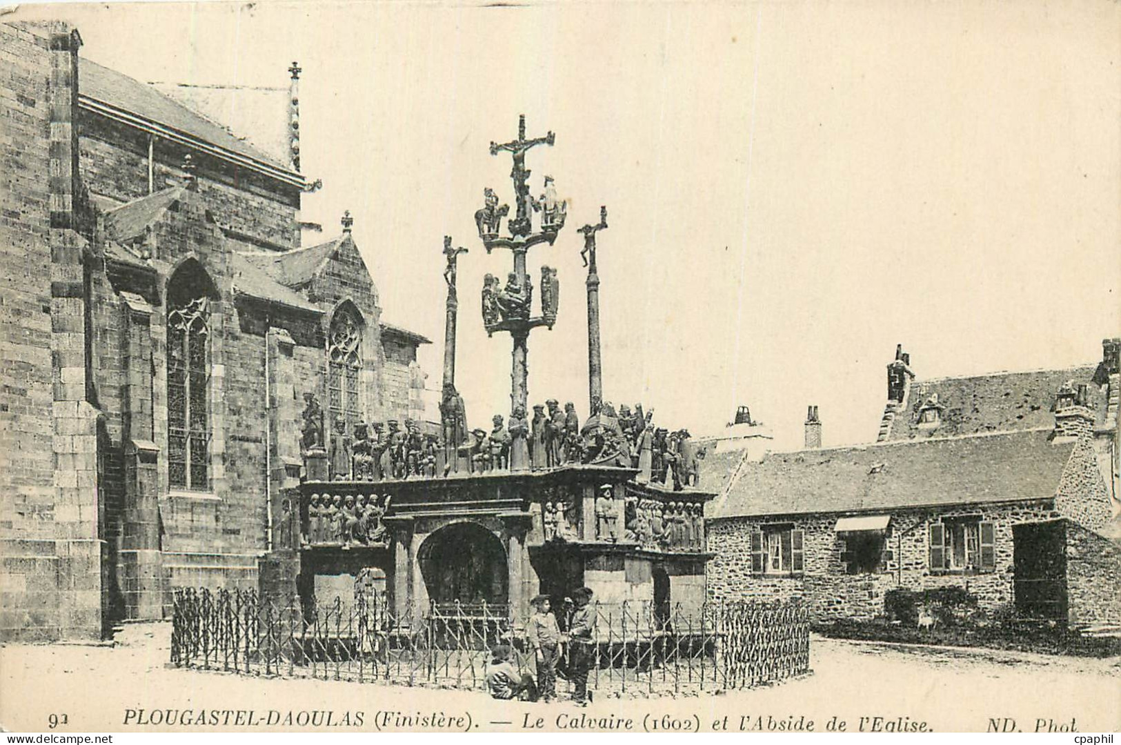 CPA Plougastel Daoulas Finistere Le Calvaire et l'Abside de l'Eglise