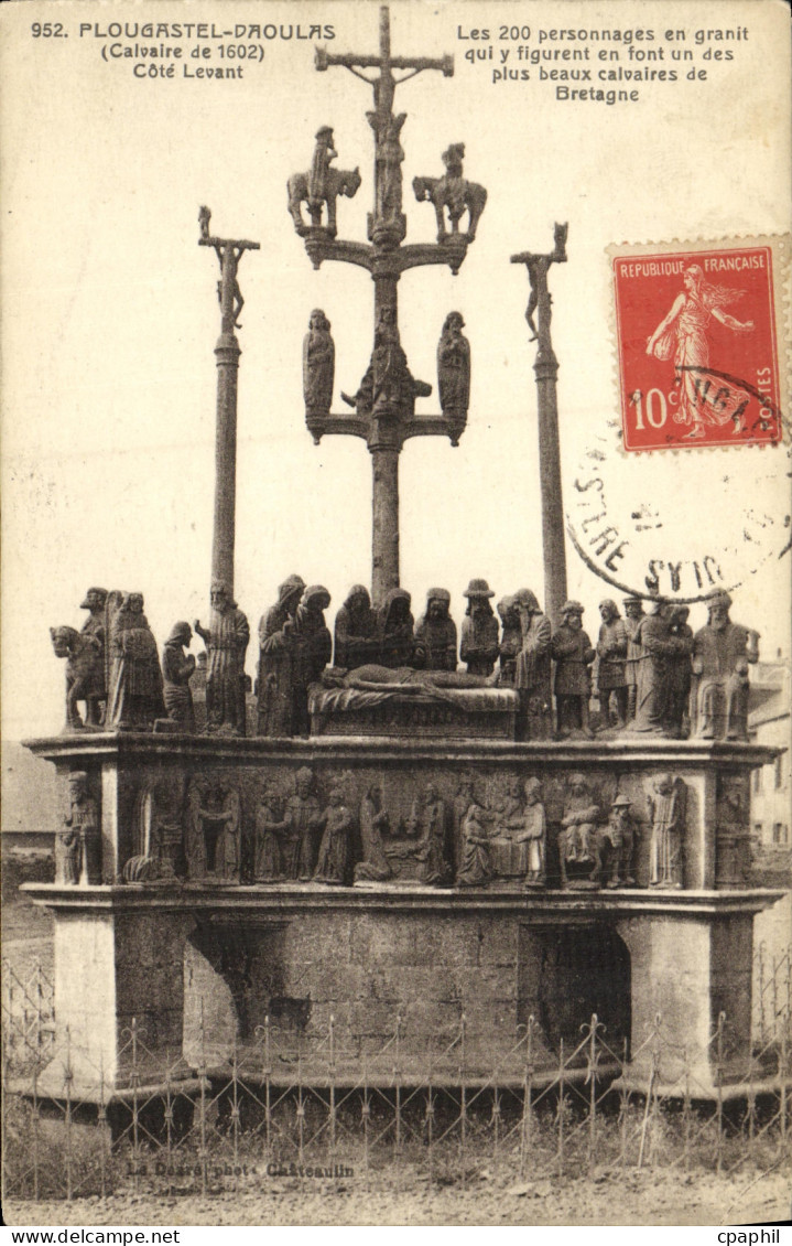 CPA Plougastel Daoulas le Calvaire Cote levant