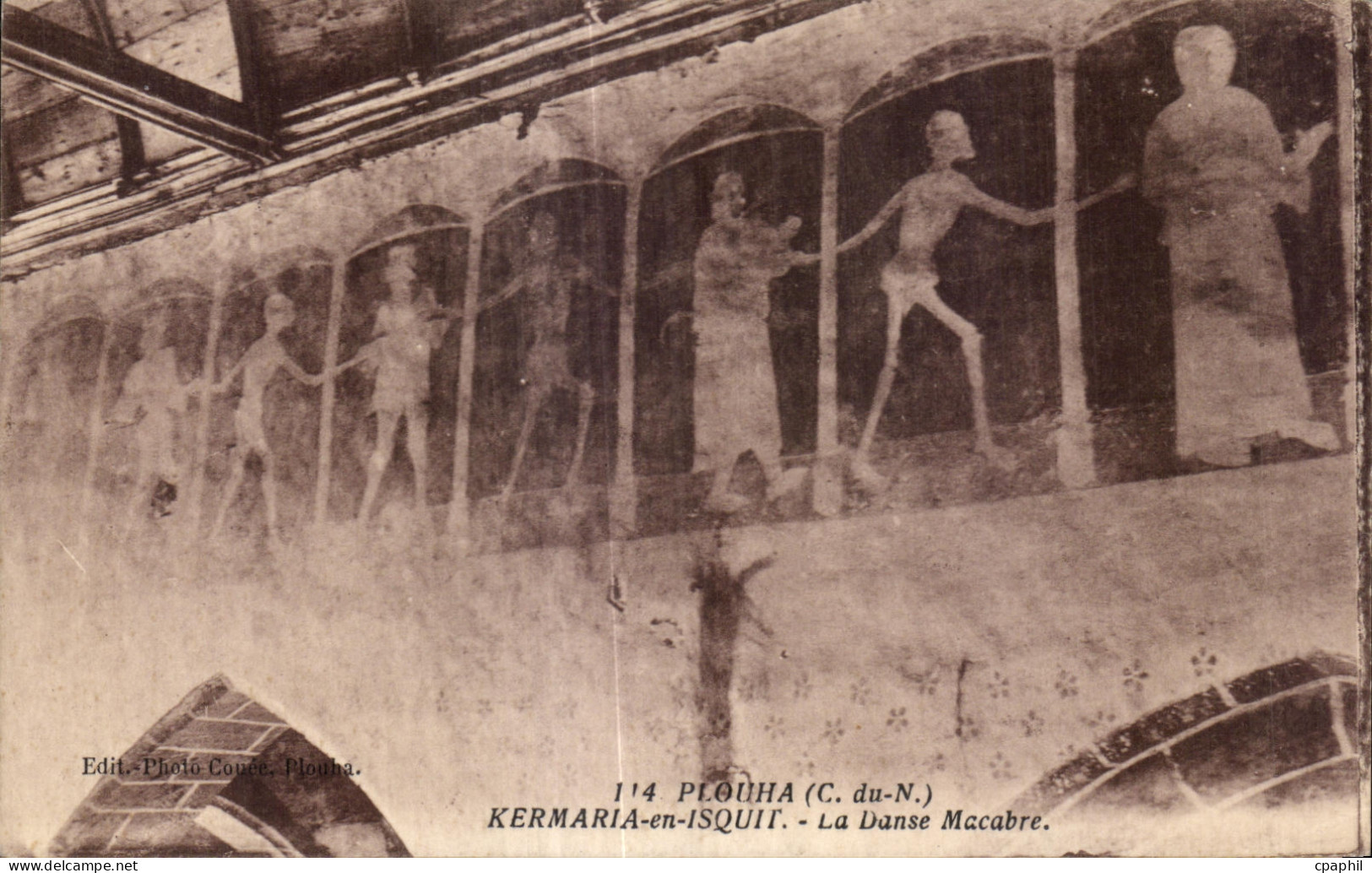 CPA Plouha Kermaria en Isquit La Danse Macabre