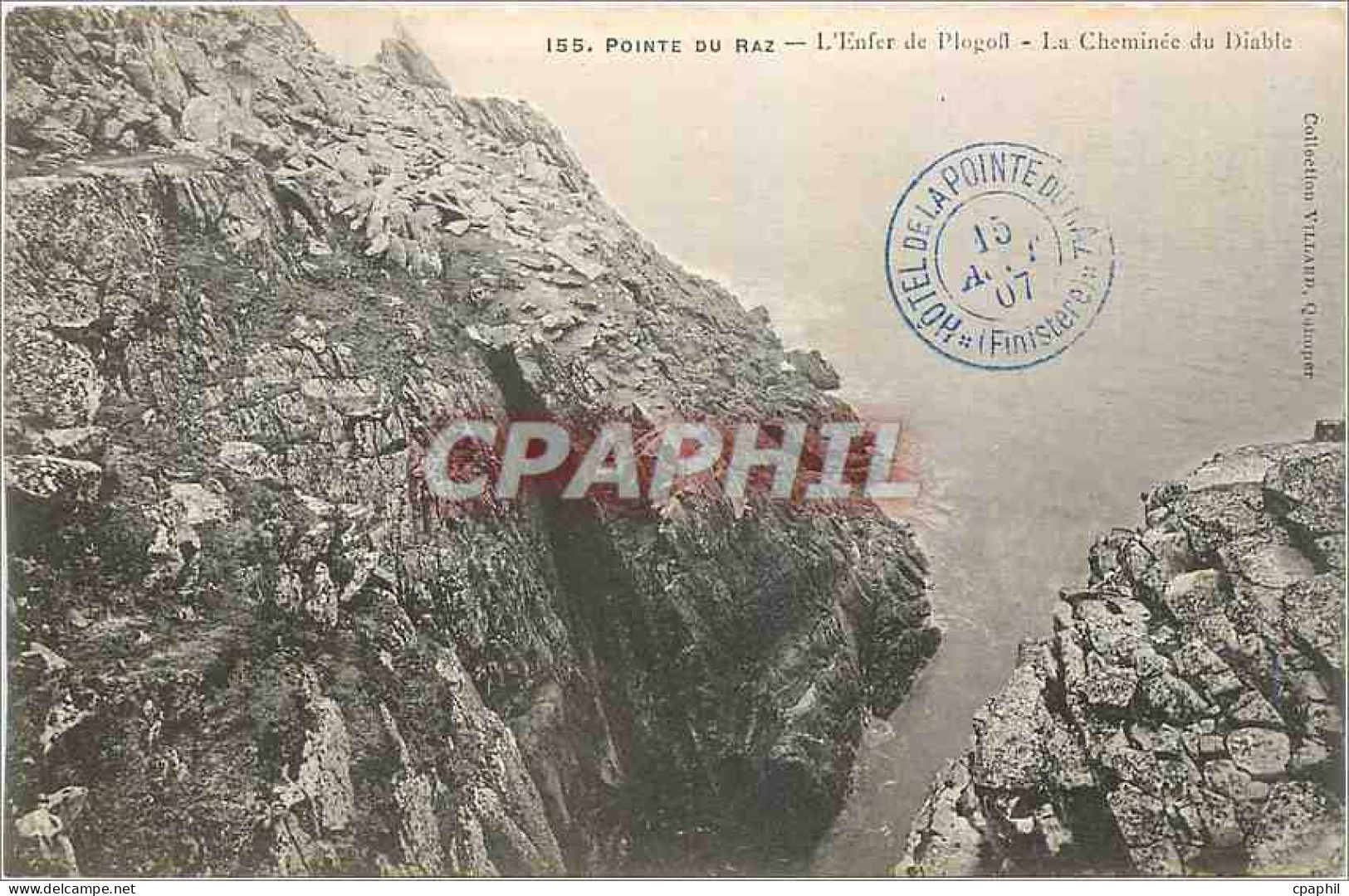 CPA Pointe du Raz L'Enfer de Plogofi La Cheminee du Diable