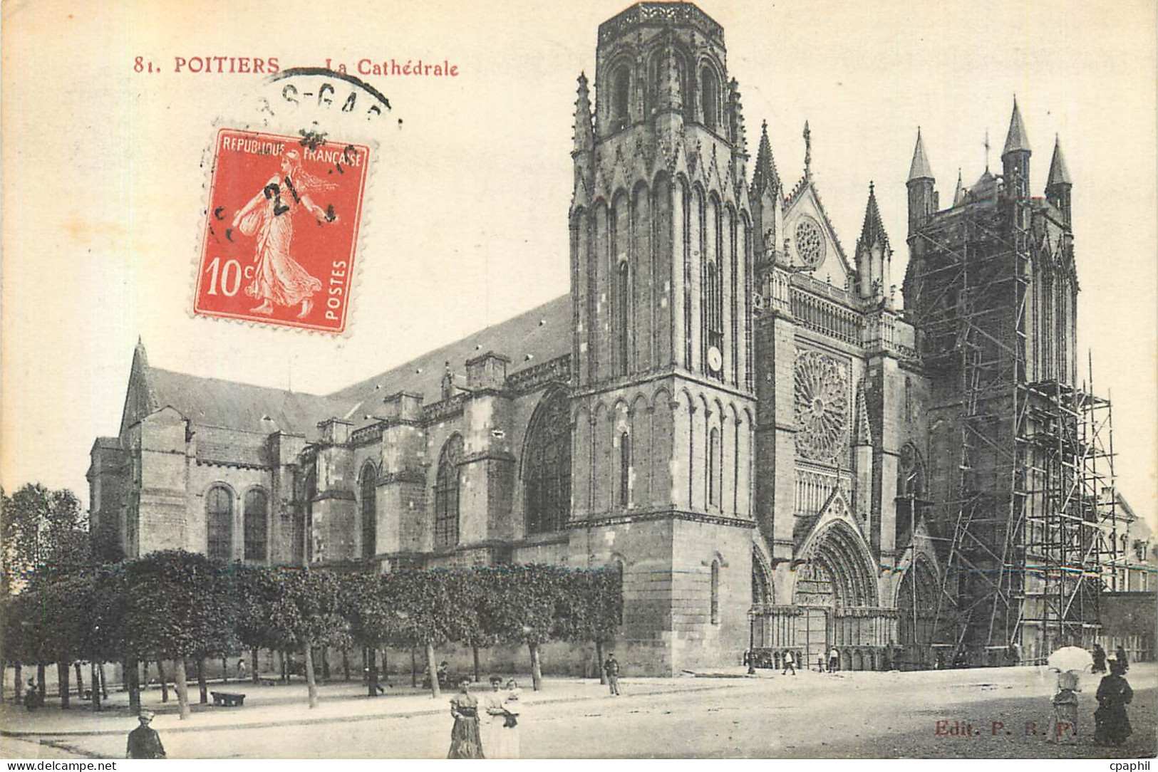 CPA Poitiers la Cathedrale