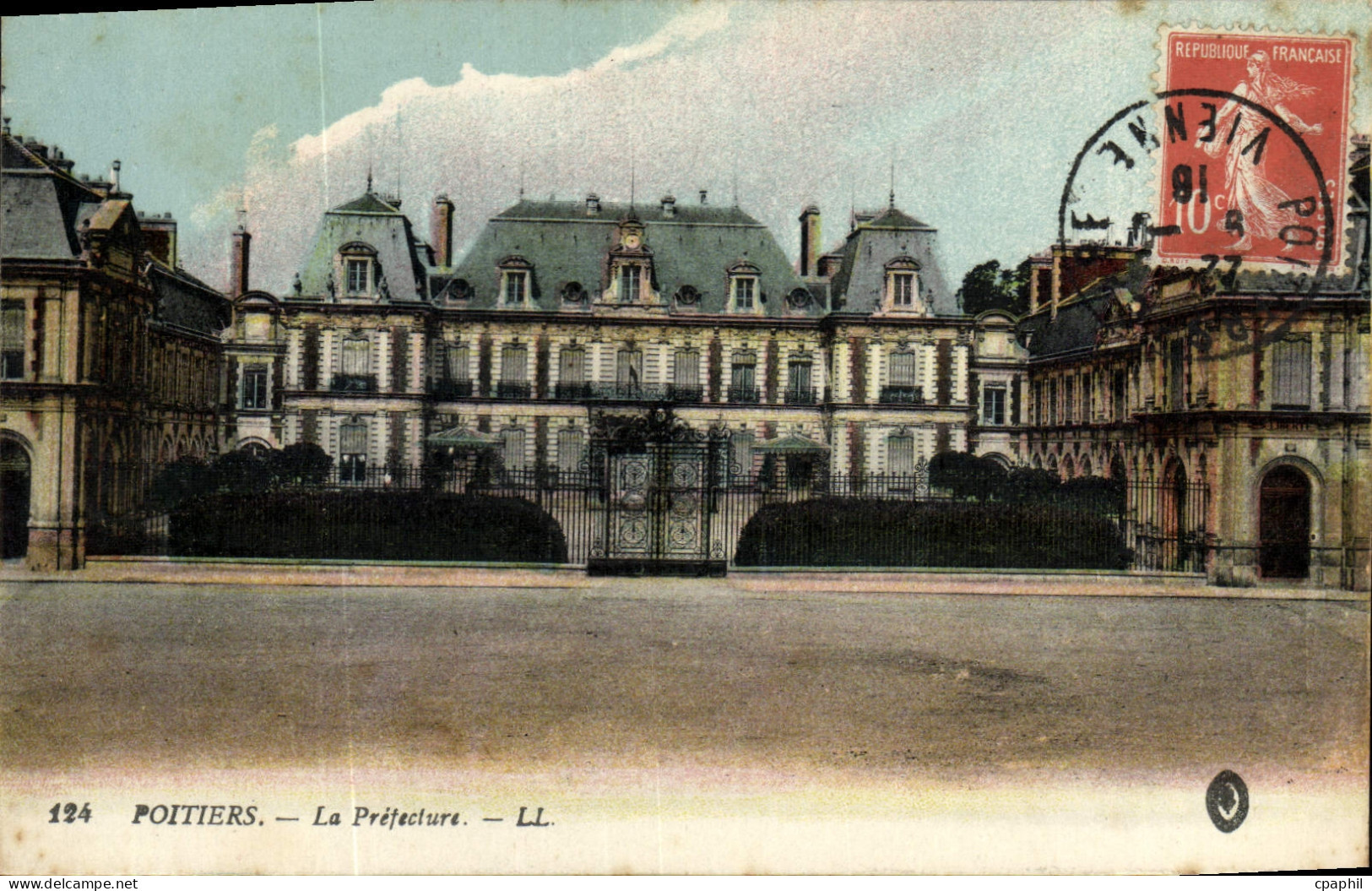 CPA Poitiers La Prefecture