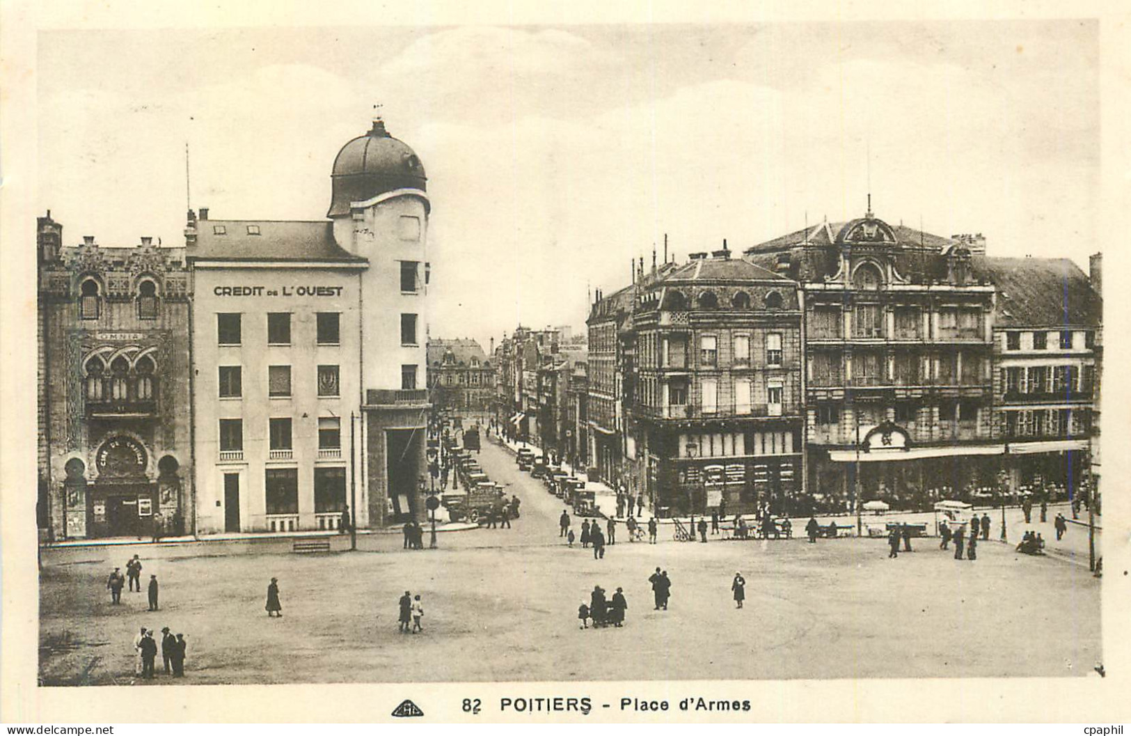 CPA Poitiers Place d'Armes