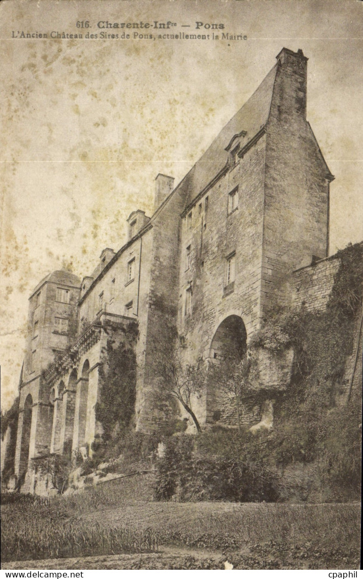 CPA Pons L'Ancien Chateau des Sires de Pons Mairie