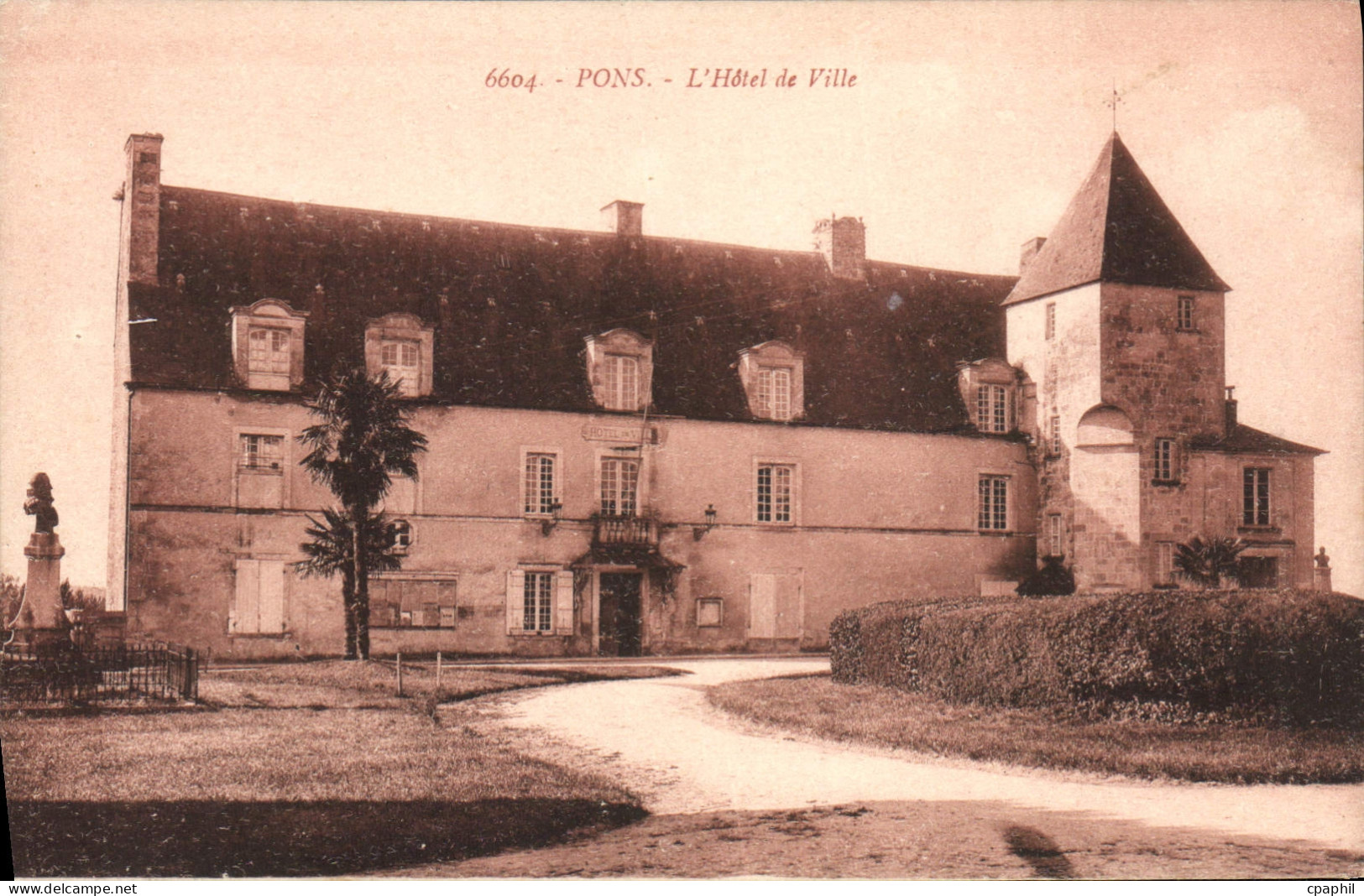 CPA Pons L'Hotel De Ville