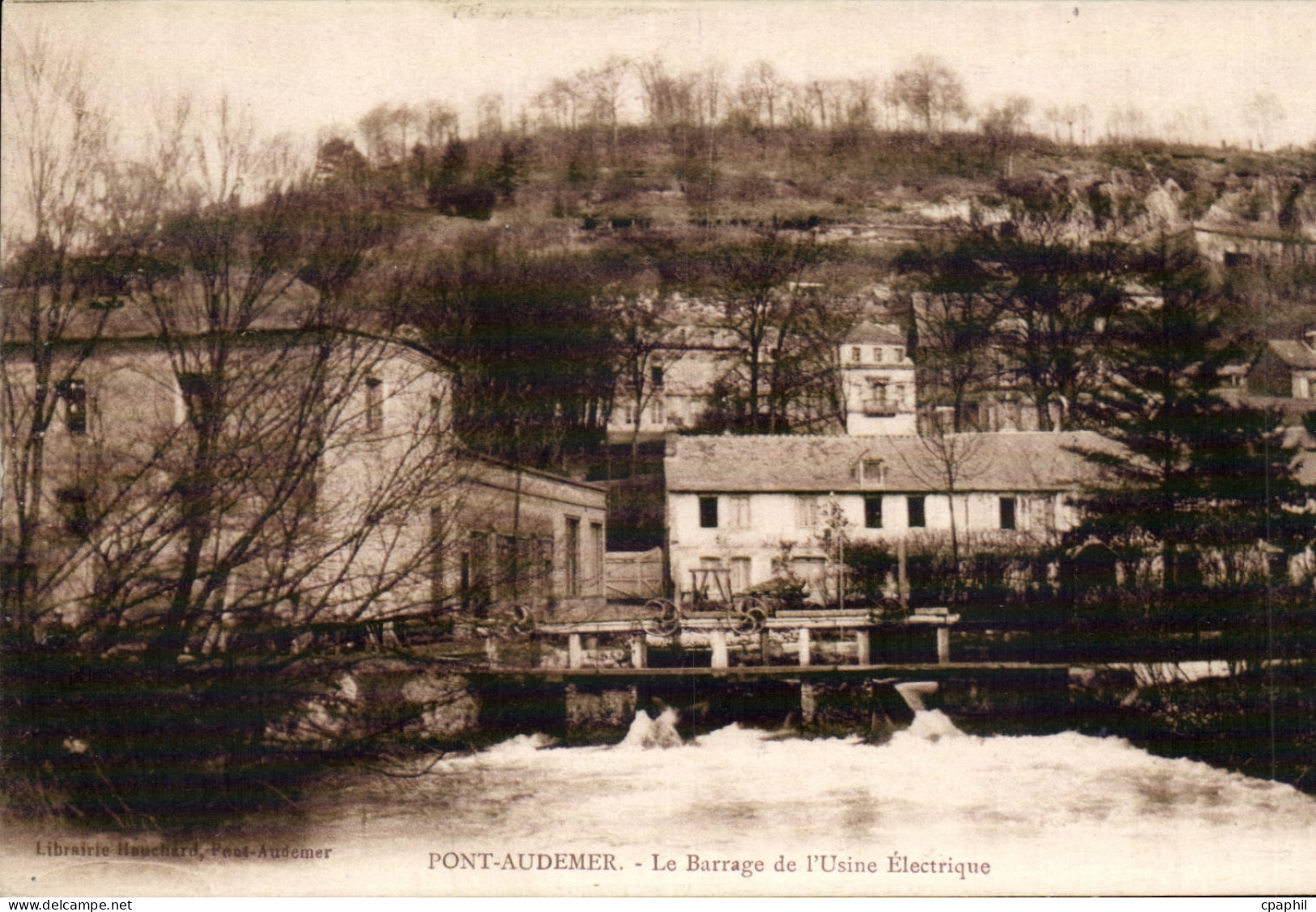 CPA Pont Audemer Le barrage de l'usine electrique