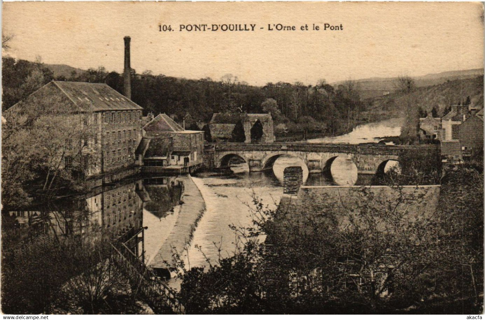 CPA PONT-d'OUILLY - L'Orne et le Pont (475853)