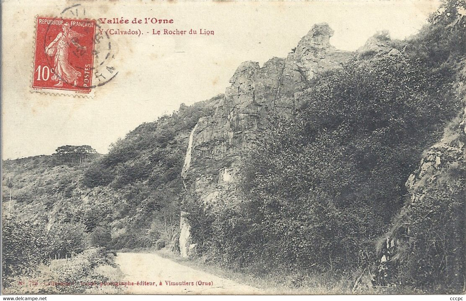 CPA Pont D'Ouilly  Vallée de l'Orne Le Rocher du Lion