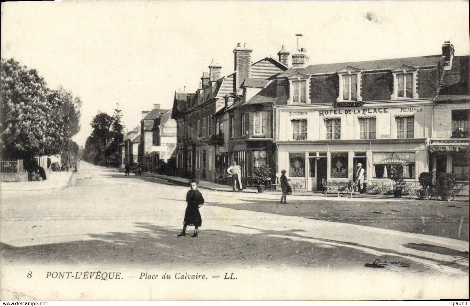 CPA Pont L'Eveque Place Du Calvaire