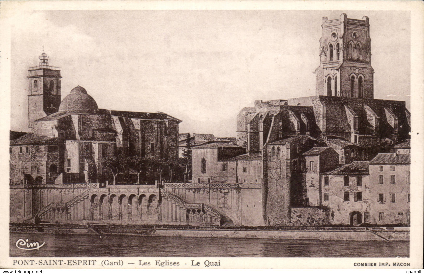 CPA Pont Saint Esprit les eglises Le quai