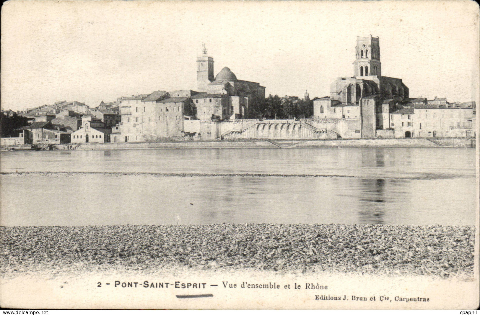 CPA Pont Saint Esprit Vue d'ensemble et le Rhone