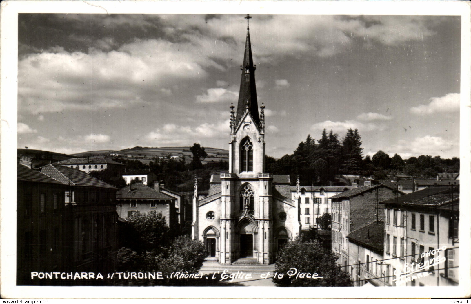 CPA Pontcharra Turdine l'Eglise et la Place