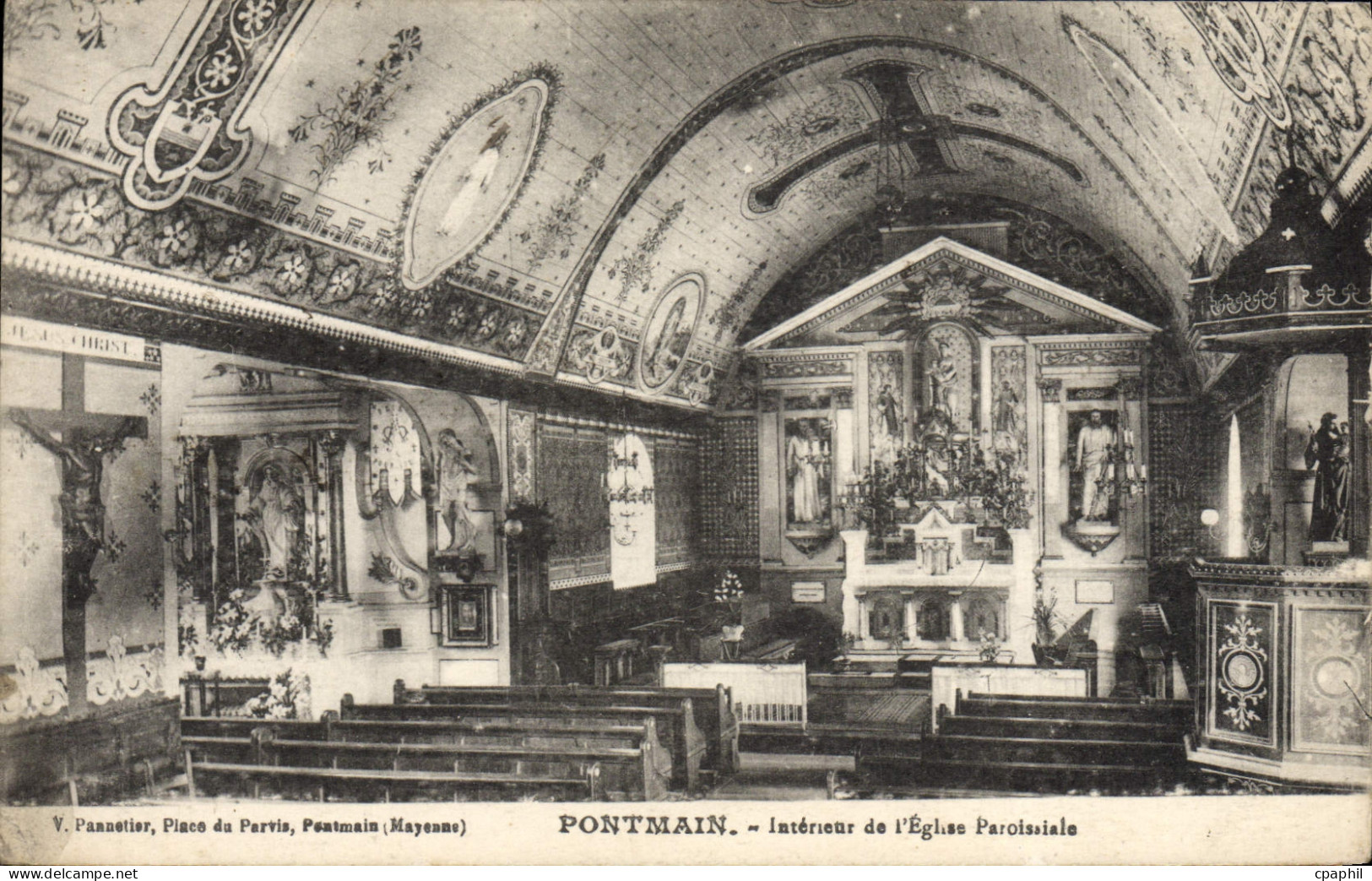 CPA Pontmain Interieur de l'Eglise Paroissiale