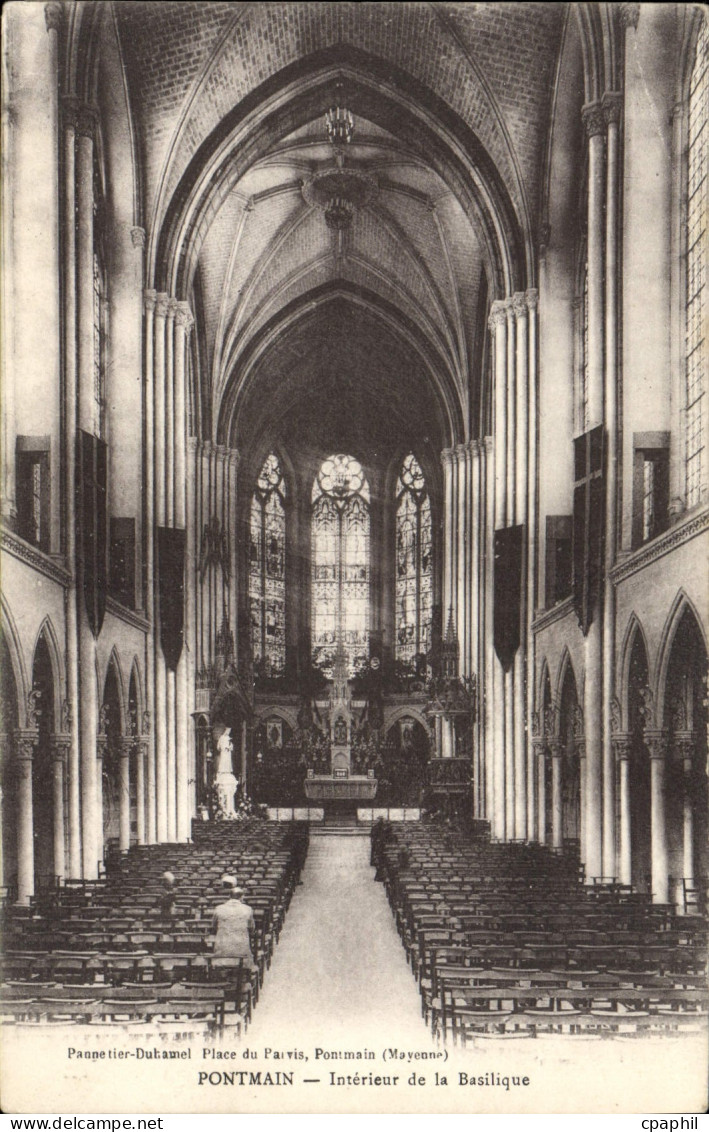 CPA Pontmain Interieur de la Basilique