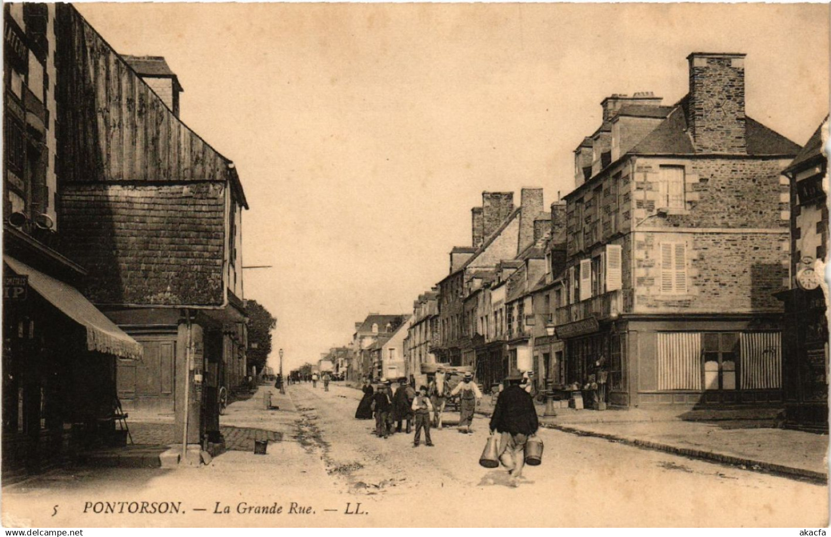 CPA PONTORSON - La Grande Rue (589631)