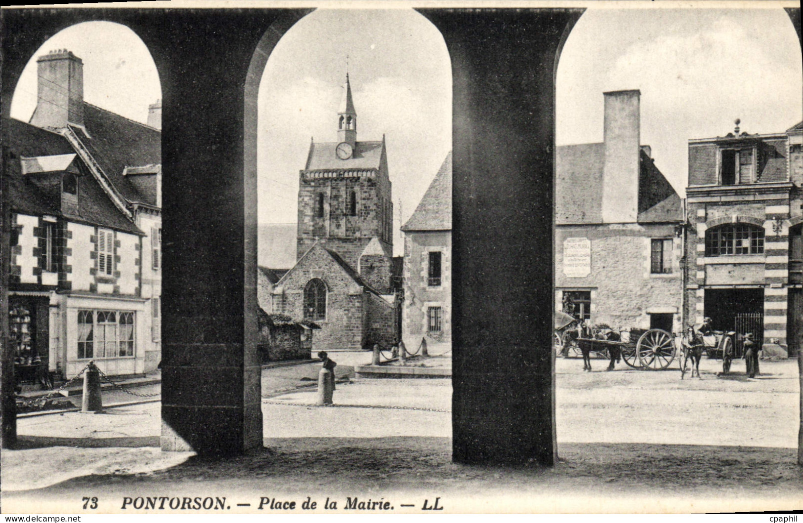 CPA Pontorson Place De La Mairie