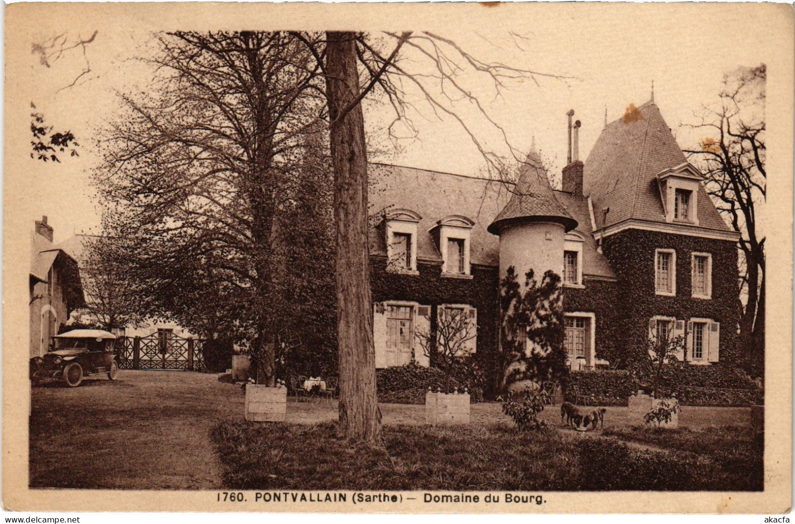 CPA Pontvallain Domaine du Bourg FRANCE (1450846)