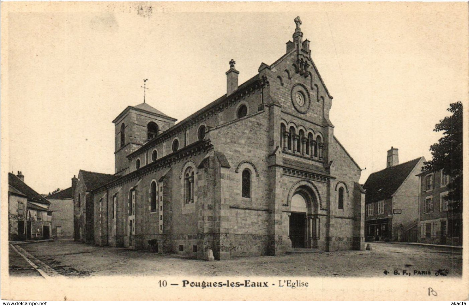 CPA POUGUES-les-EAUX - L'Église (456823)