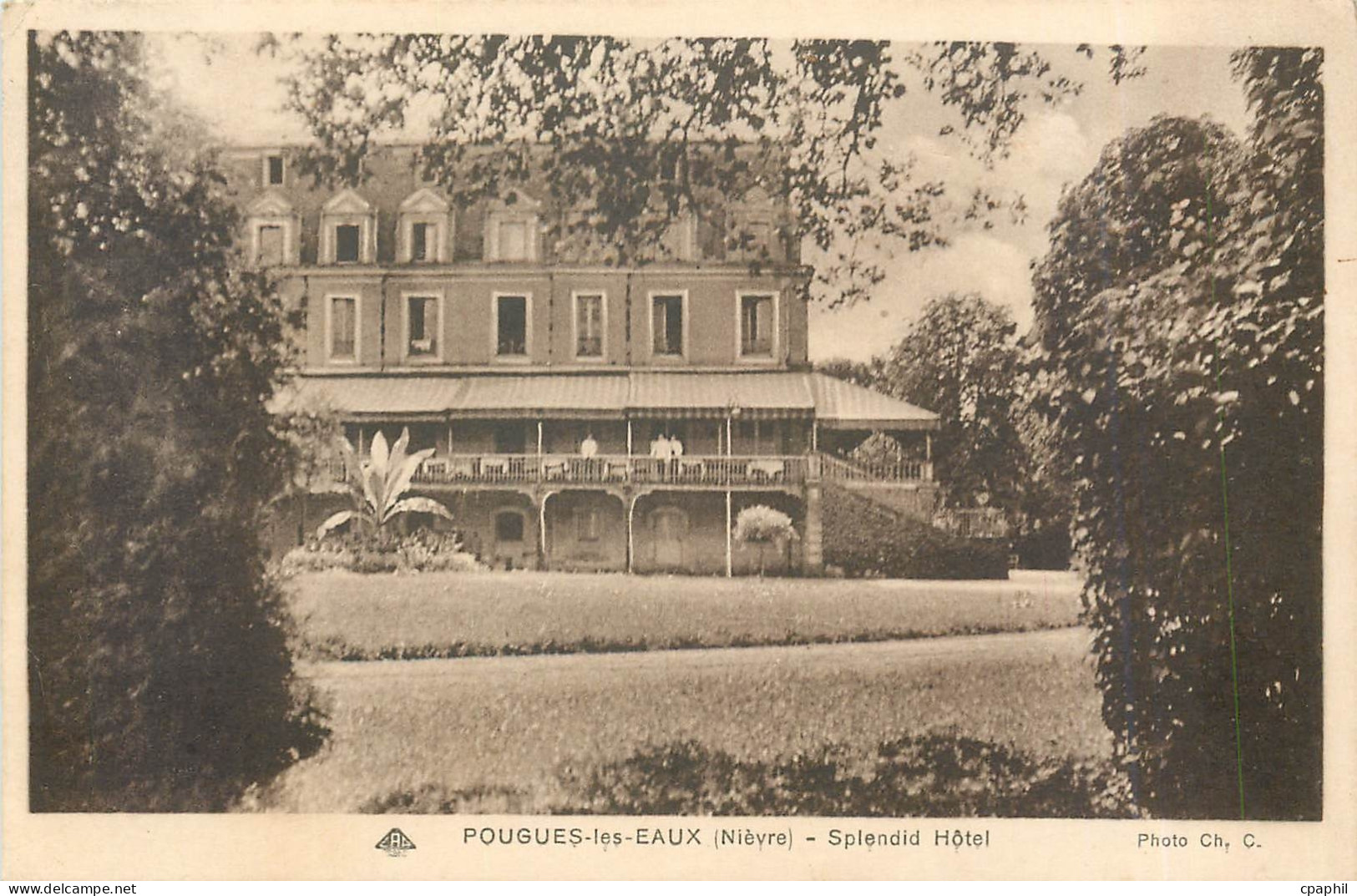 CPA POUGUES LES EAUX(Nievre)- Speldid Hotel