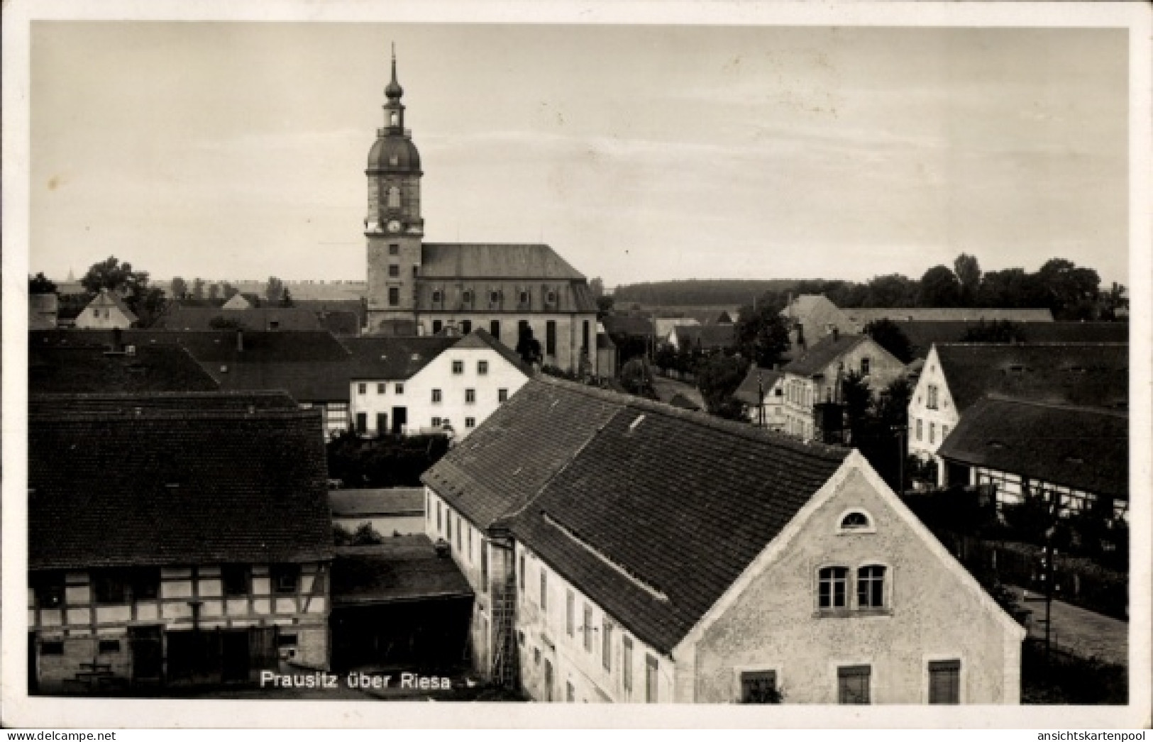 CPA Prausitz Hirschstein in Sachsen, Blick zur Kirche, Übersicht