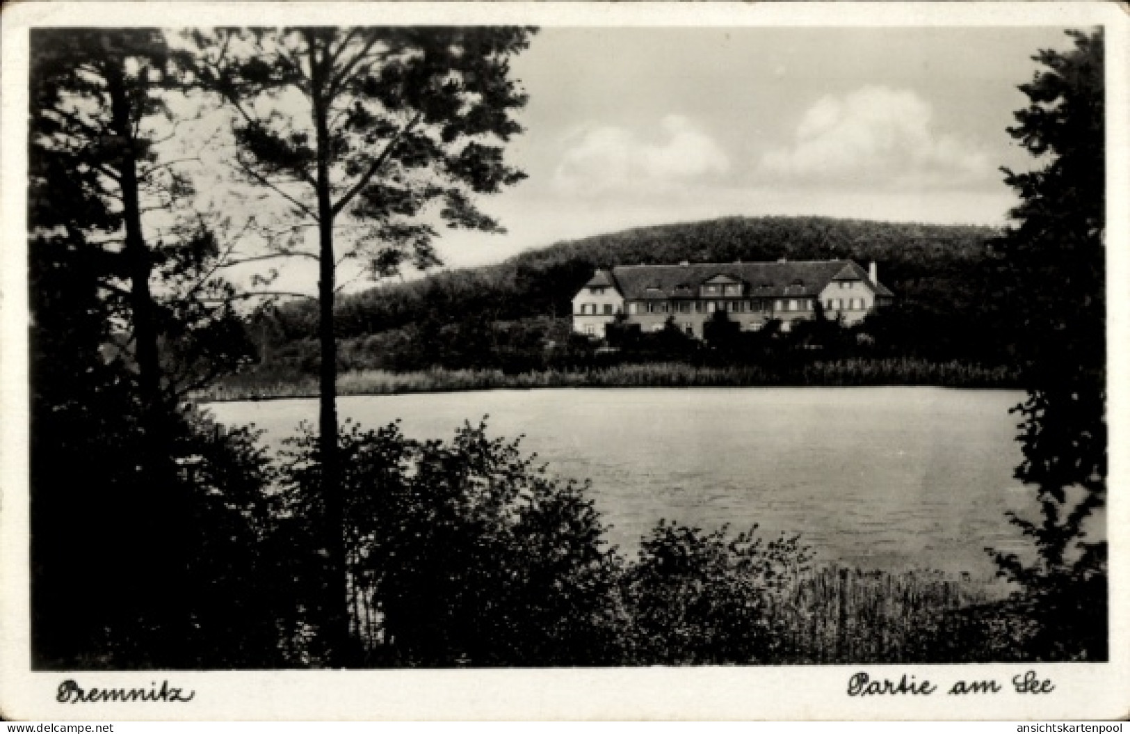 CPA Premnitz im Havelland, Partie am See, Villa, Bäume