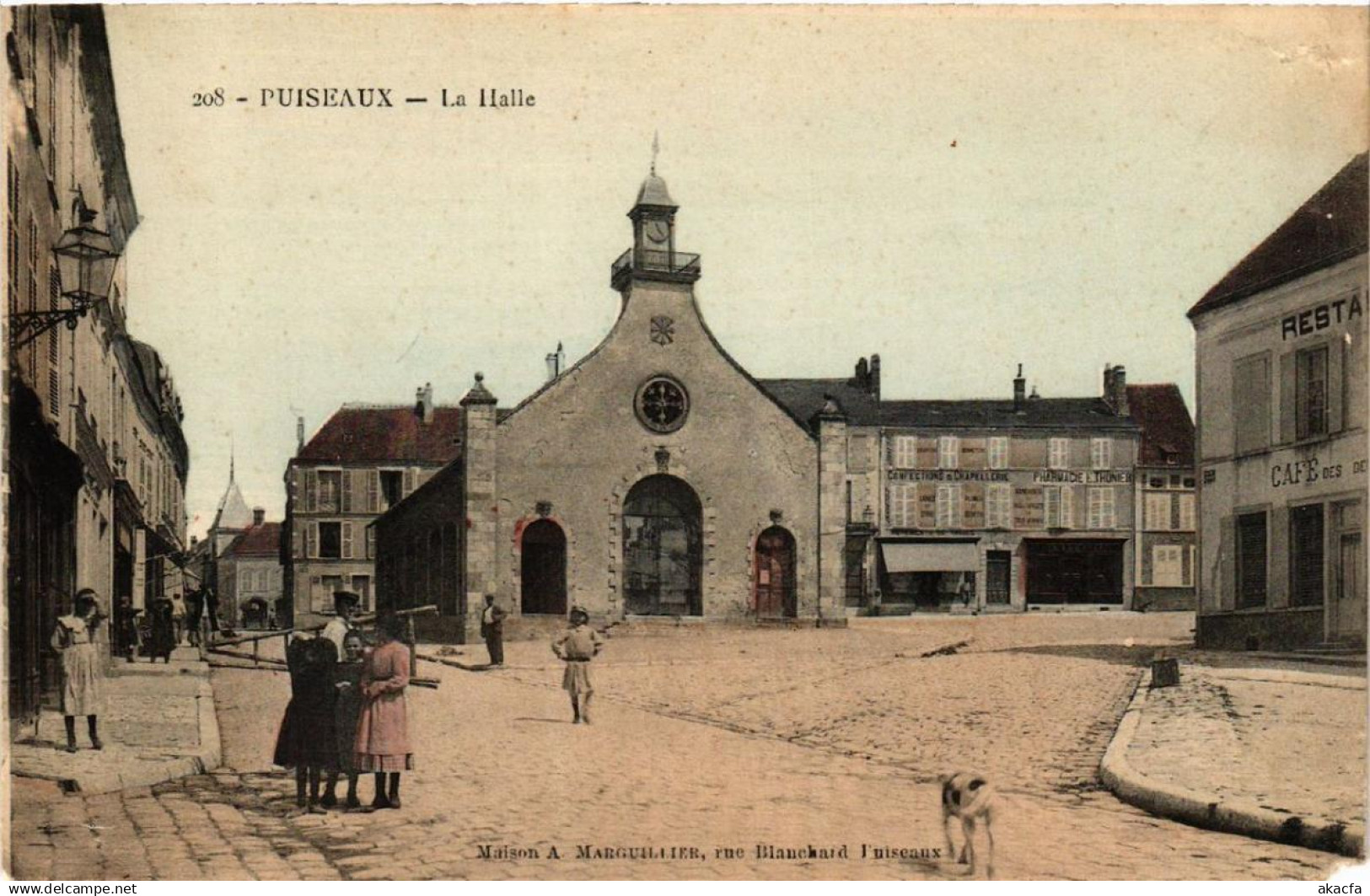 CPA PUISEAUX La Halle (607770)