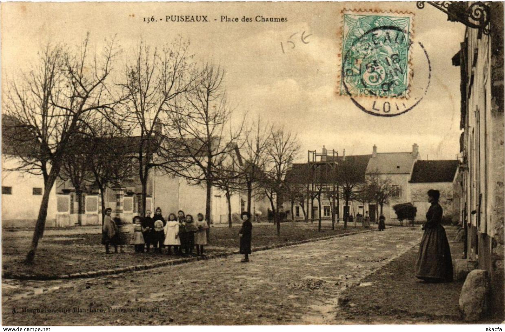 CPA PUISEAUX Place des Chaumes (608293)