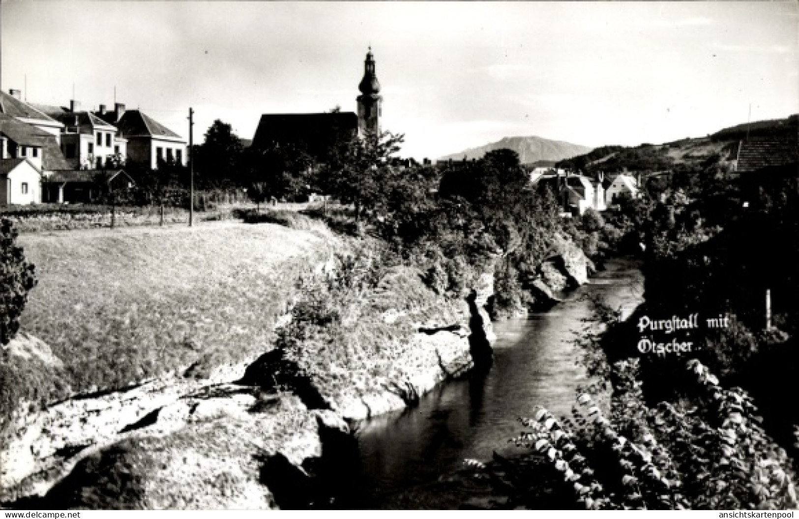 CPA Purgstall an der Erlauf in Niederösterreich, Fluss mit felsigem Ufer,Kirchturm,Reihen von Häus