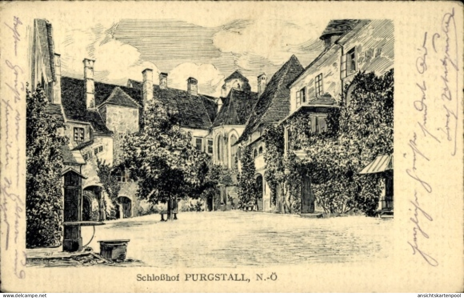 CPA Purgstall an der Erlauf in Niederösterreich, Innenhof mit Bäumen, Brunnen links, umlaufende Hä