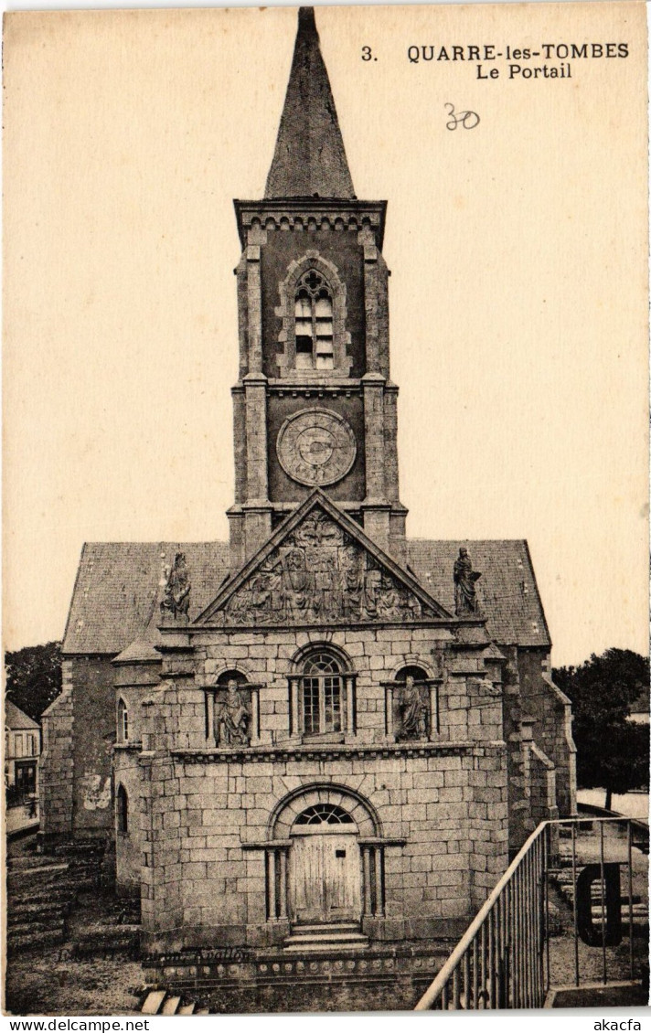 CPA Quarre-les-Tombes Le Portail FRANCE (1451972)