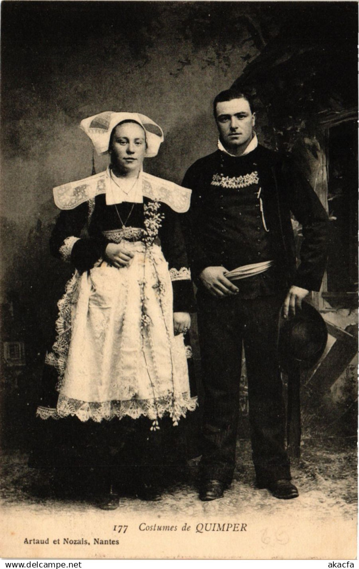 CPA QUIMPER - Costumes de QUIMPER (384025)