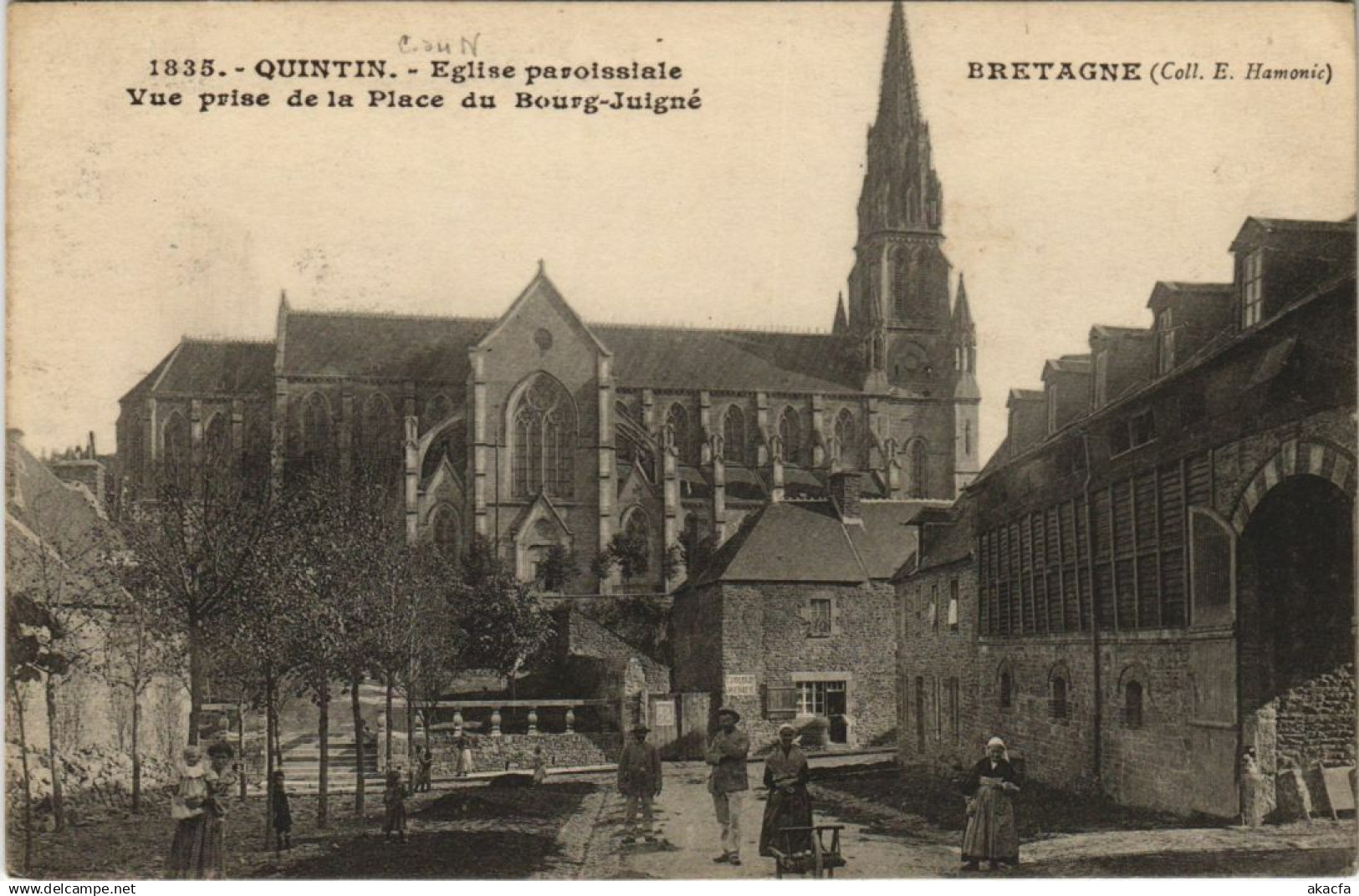 CPA Quintin Eglise paroissiale FRANCE (1138990)