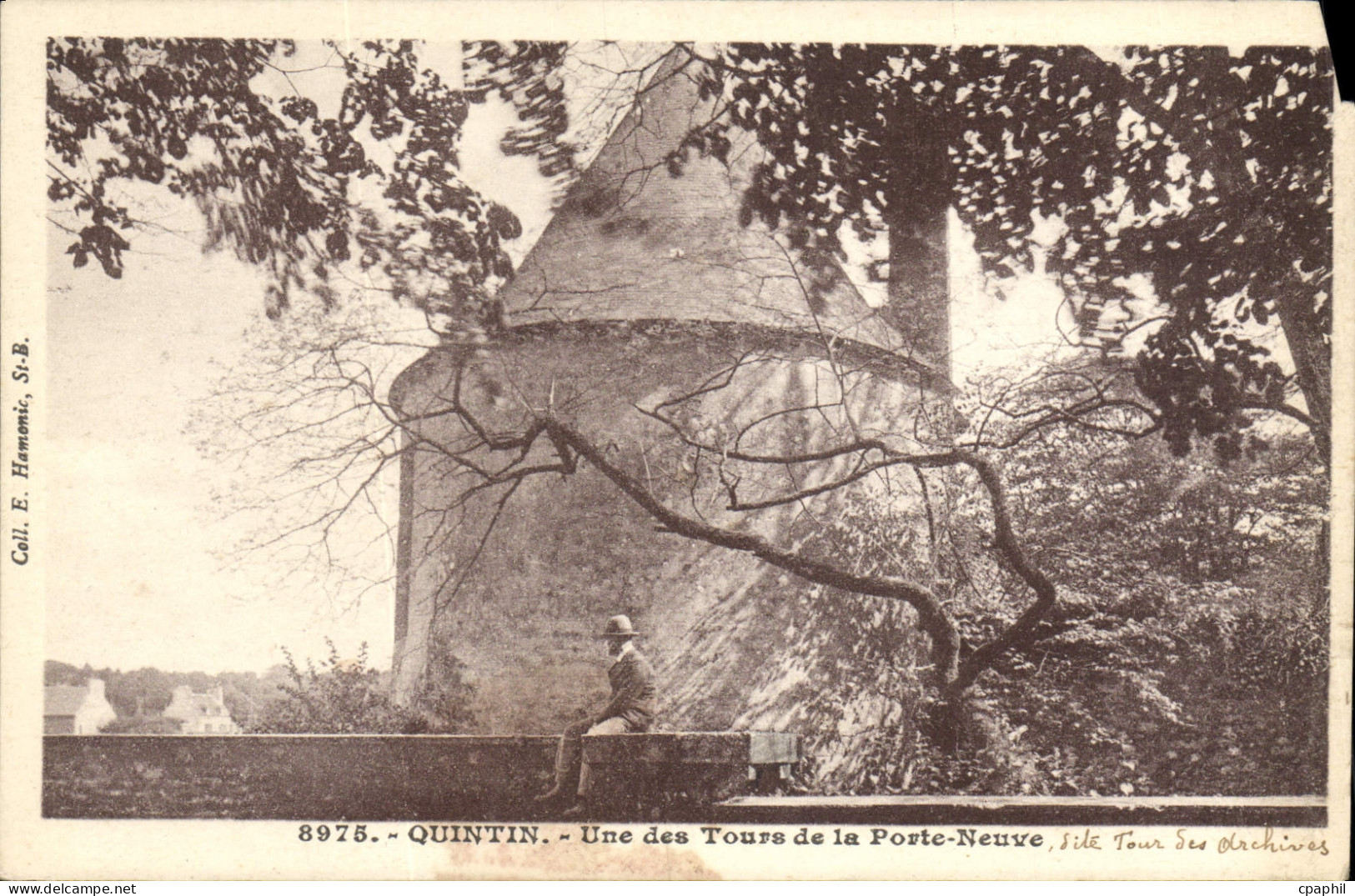 CPA Quintin Une des Tours de la Porte Neuve