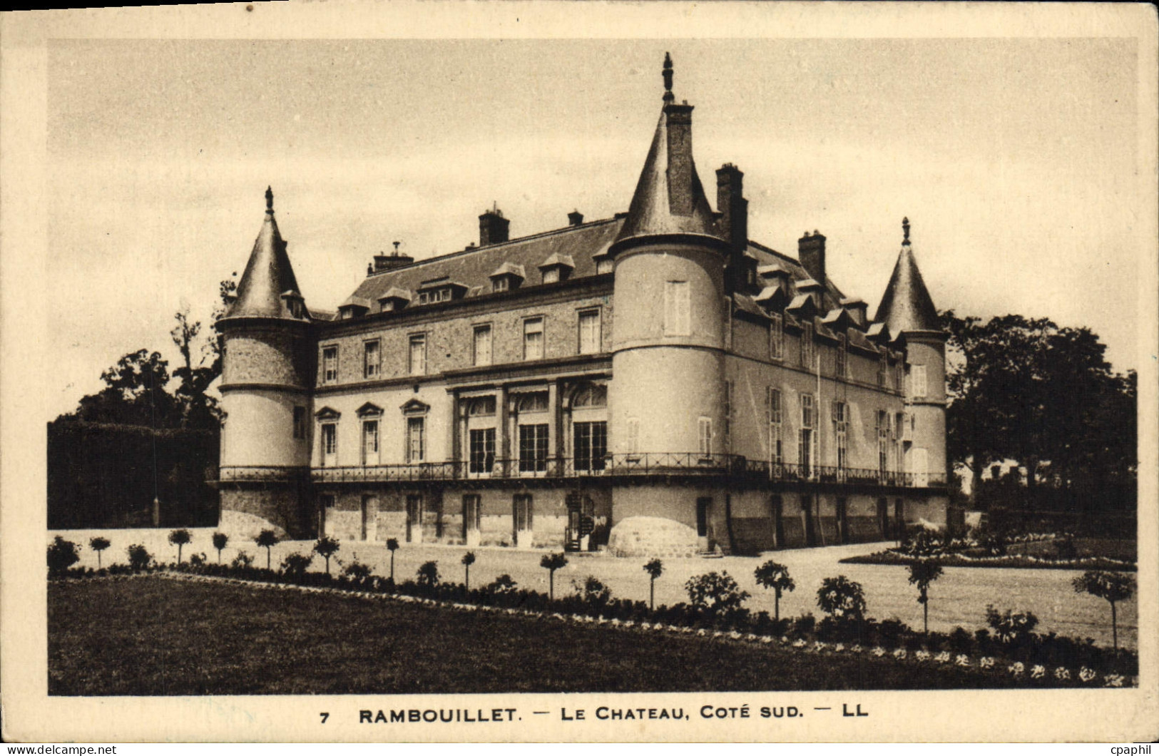 CPA Rambouillet Le chateau Cote Sux