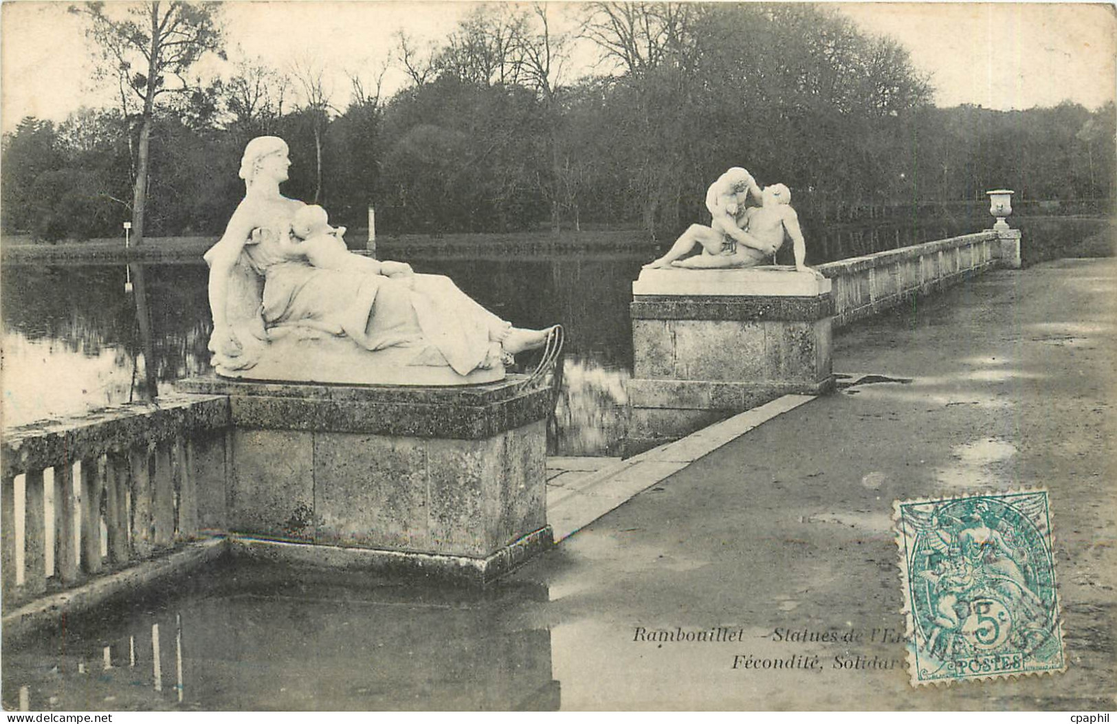 CPA Rambouillet - Statue Fecondite et Solidarite