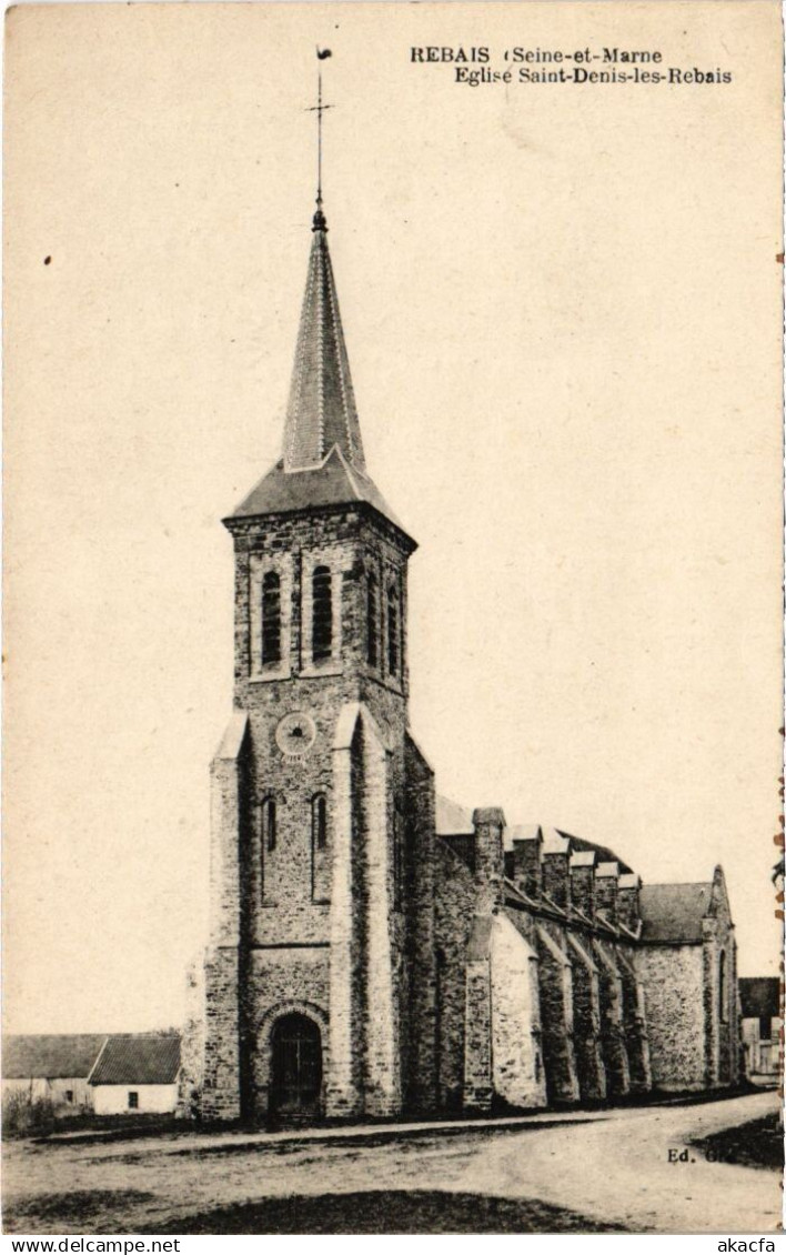 CPA REBAIS Eglise Saint-Denis-les-Rebais (1299025)